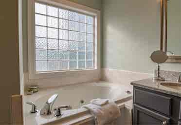 Midtown Weekly Furnished Room