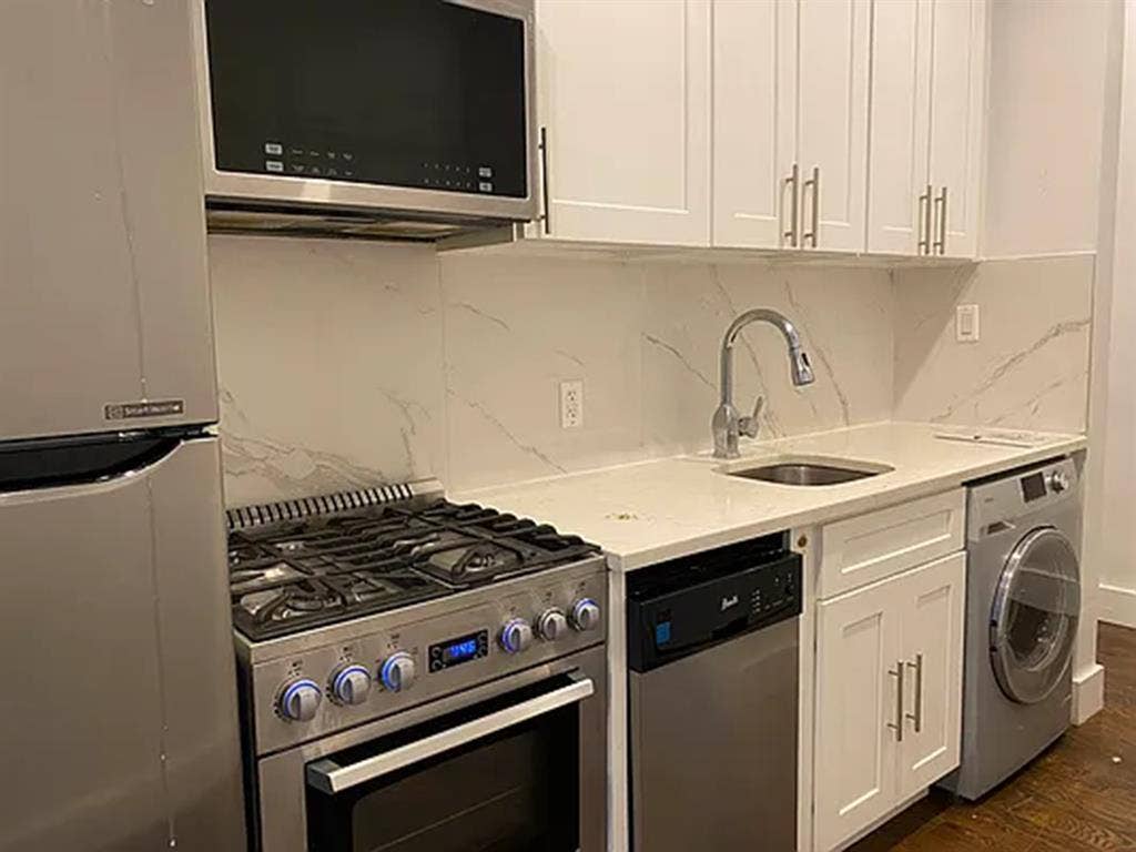 Need Roommate, Beautiful Apartment!