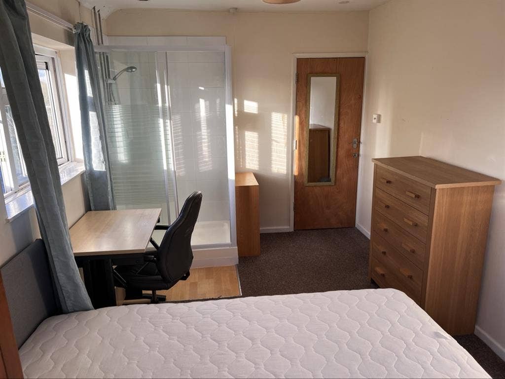 Student accommodation available