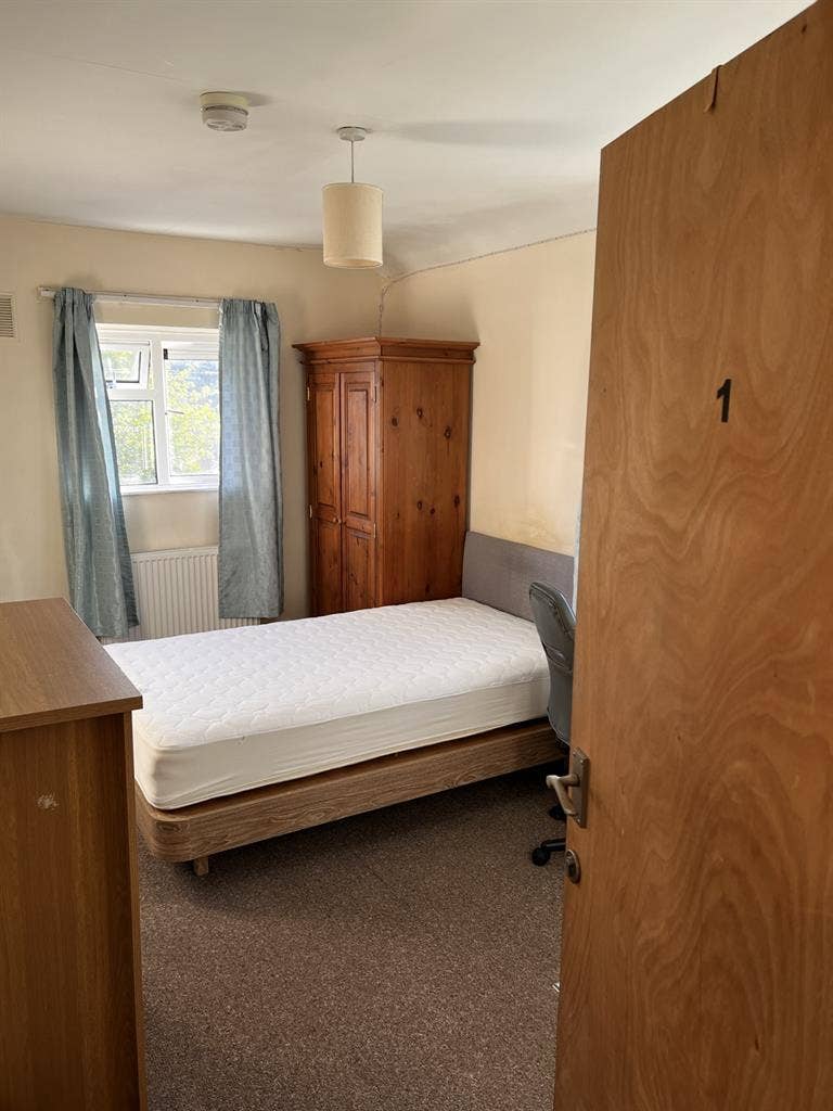 Student accommodation available