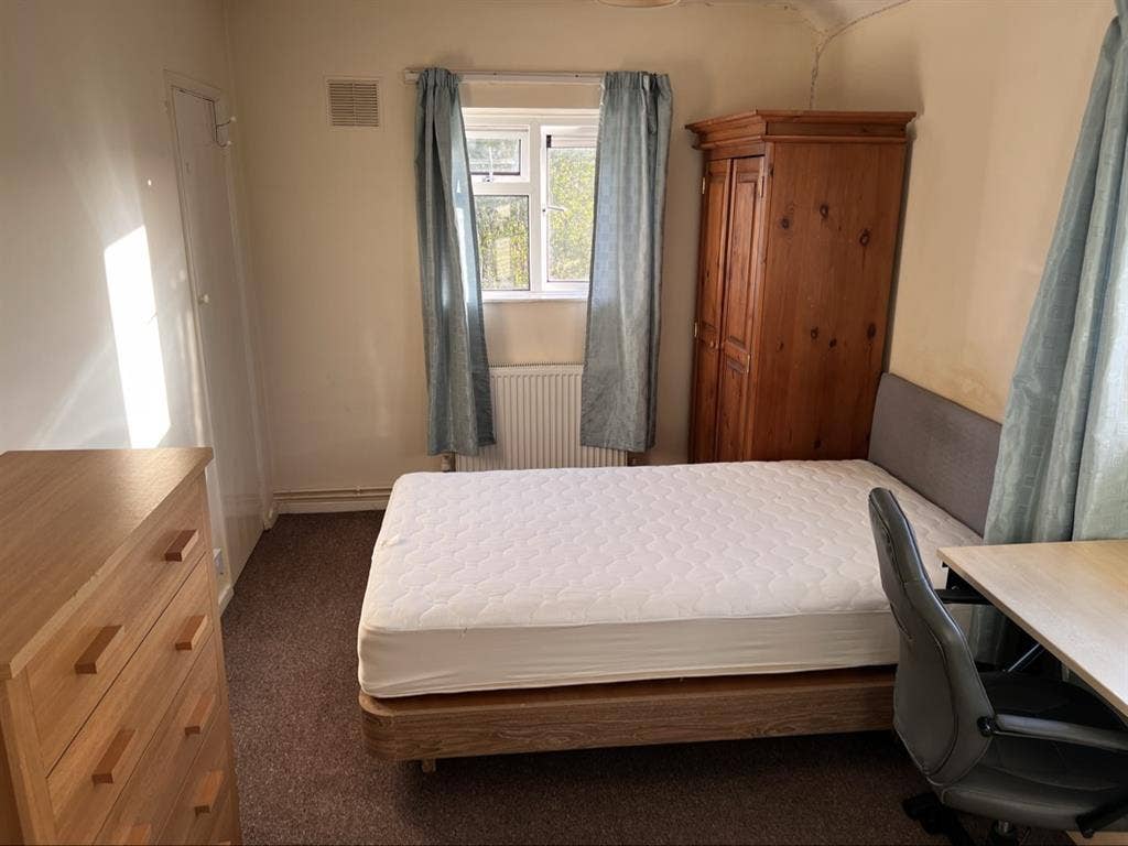 Student accommodation available