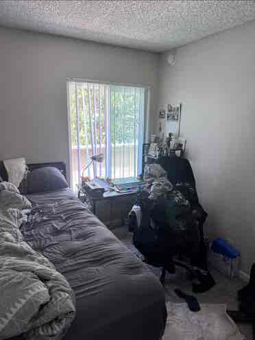 Westlake Village Room Availablee
