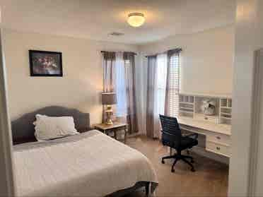 looking for female tenant