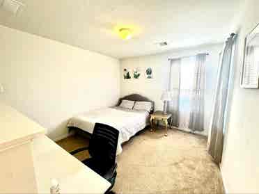 looking for female tenant