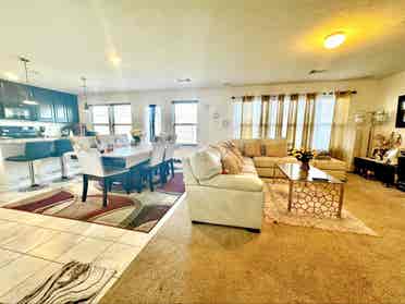 looking for female tenant