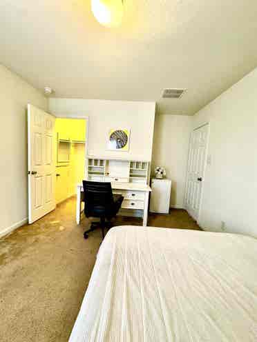 looking for female tenant