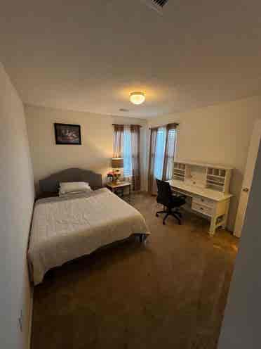 looking for female tenant