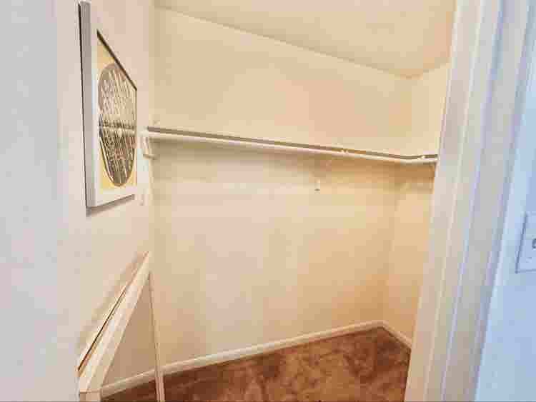 looking for female tenant