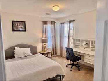 looking for female tenant