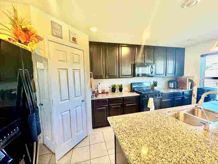 looking for female tenant