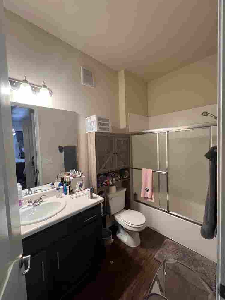 Fully furnished room for rent