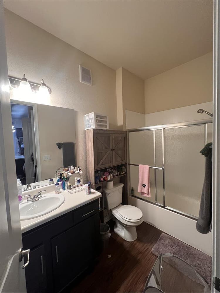 Fully furnished room for rent