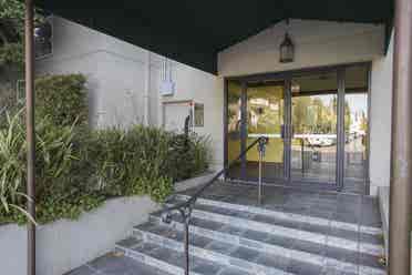 Spacious 2 bedrooms Condo for Rent