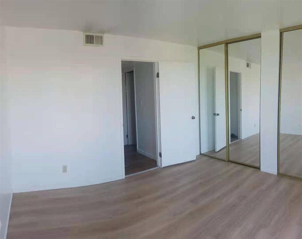 Spacious 2 bedrooms Condo for Rent