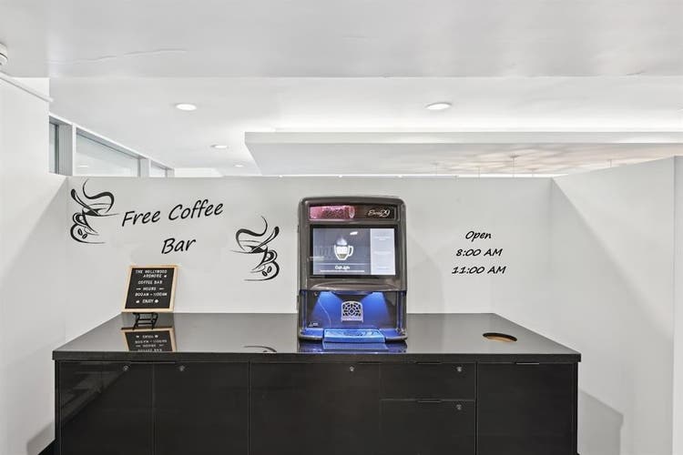 PRVT. ROOM, FREE PERKS, SAFE BLDG
