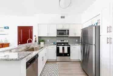 Looking for a roommate!