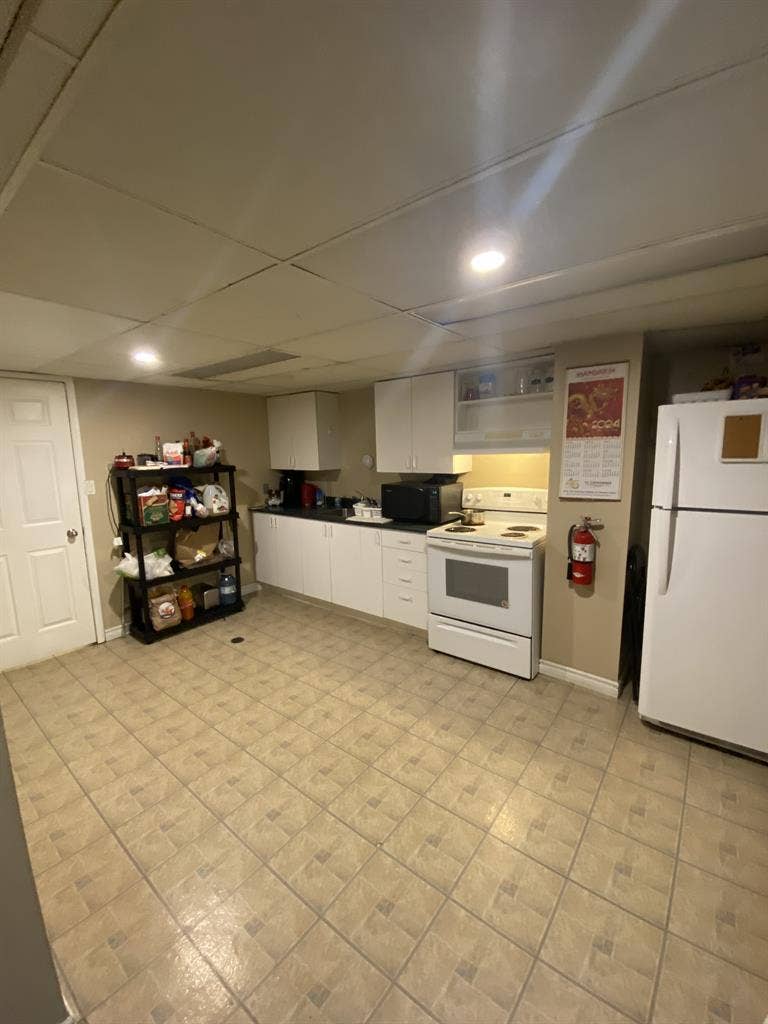 1 room available!