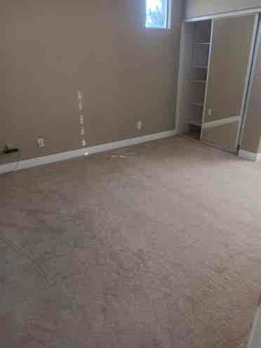 Fancy room for rent in Moorpark.