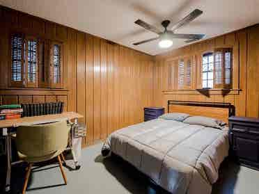 Bedroom for rent