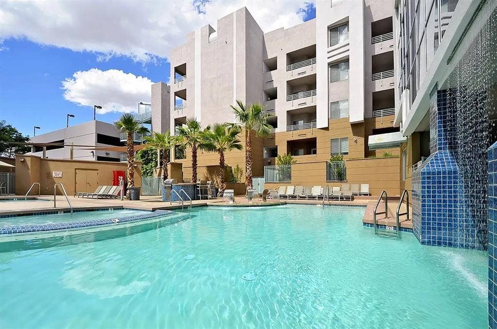 $ 
top floor 3 bedroom