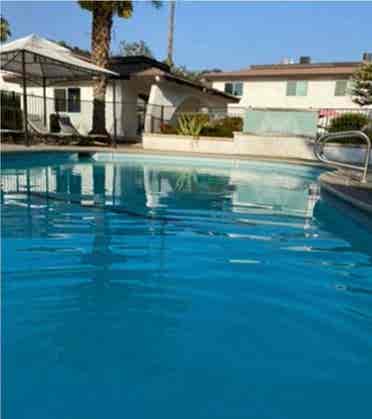 5 minute walking distance from UCR!