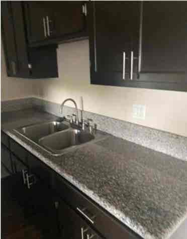 5 minute walking distance from UCR!