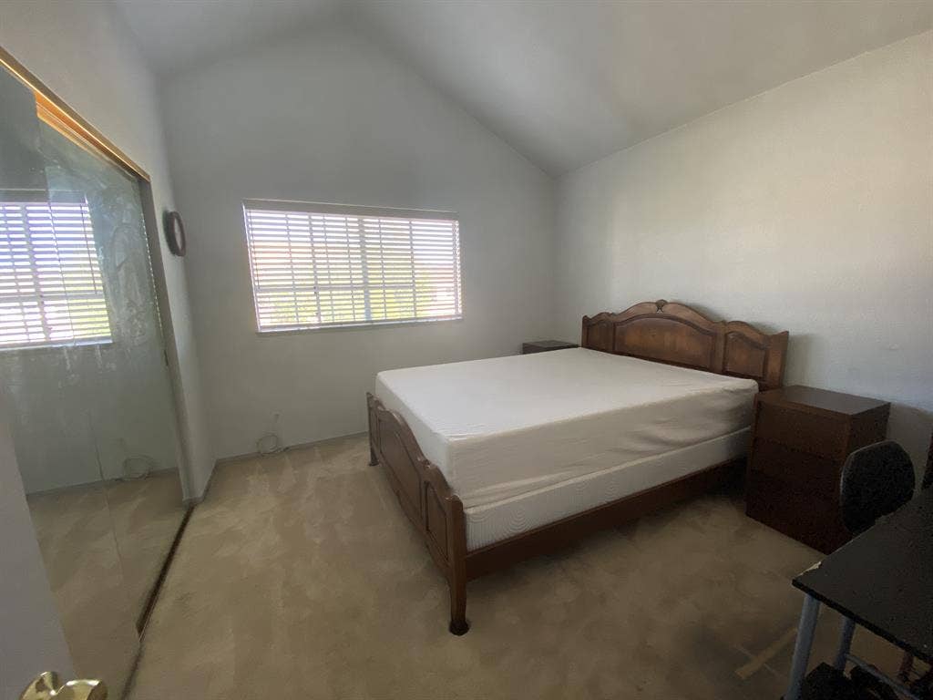 Room in Fairfield - Commuters $