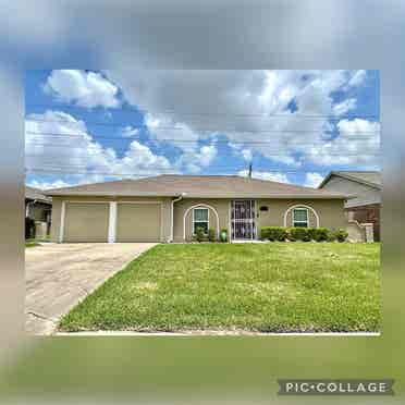 Seeking a Housemate!!