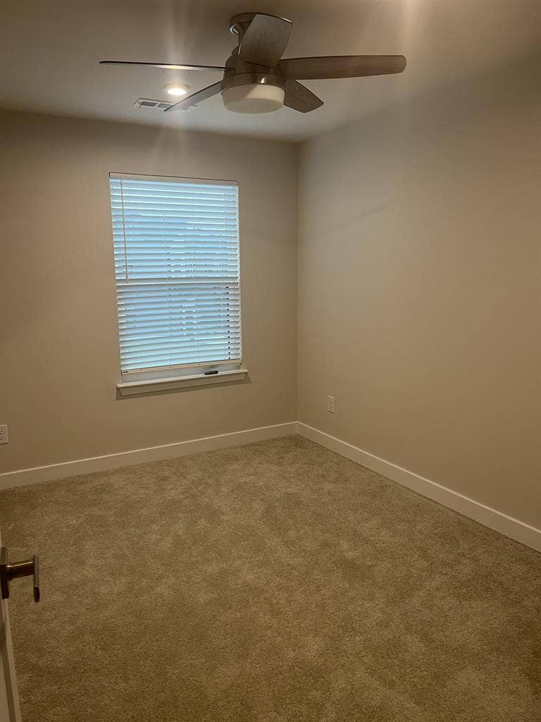 Room for rent in Gallatin