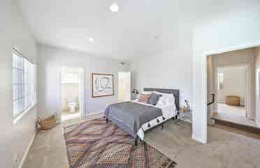 Master bedroom for rent