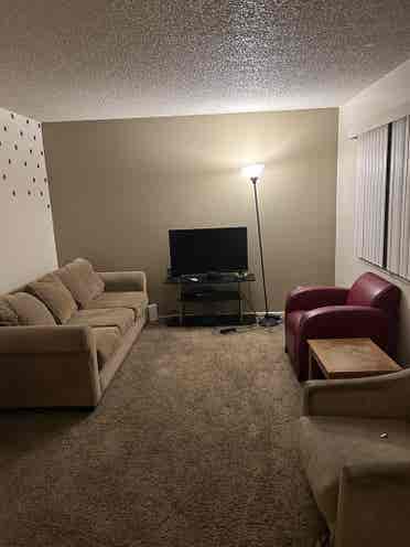 Looking for a Roomate to move in