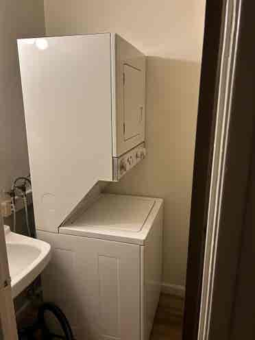 Looking for a Roomate to move in