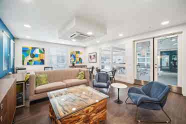 Huge Room, private bath, June 1st
