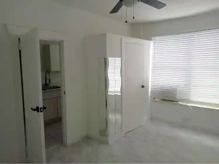 ROOM RENTAL BRICKELL AREA