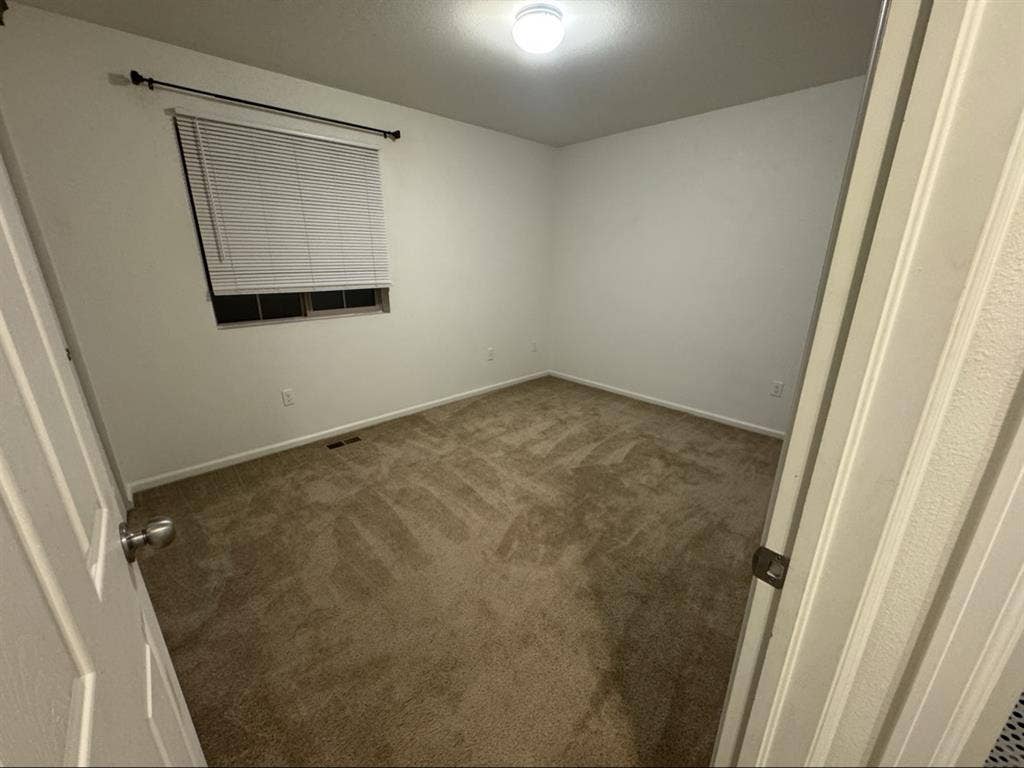 GVR Private Room Available ASAP