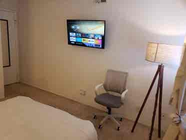 New roomie wanted ")