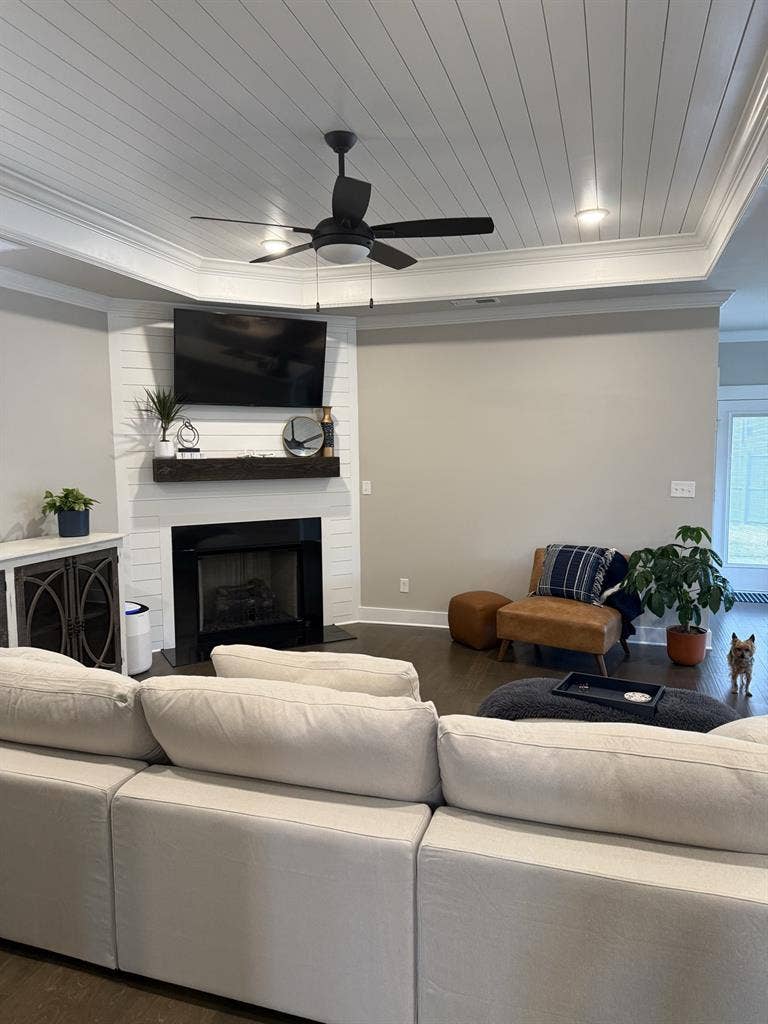 Private room/bath for rent!