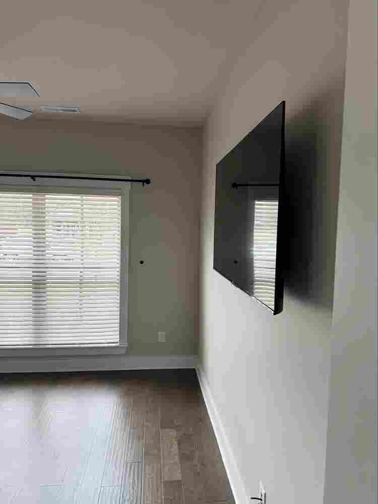 Private room/bath for rent!
