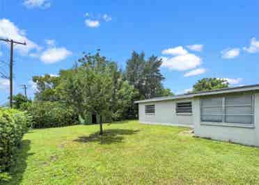 Private Large bed room available