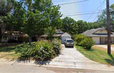 Looking for a roommate!