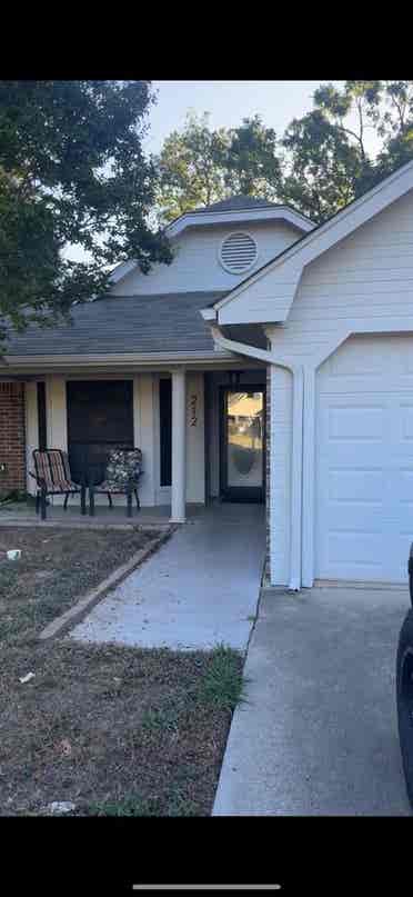 Looking for a roommate!
