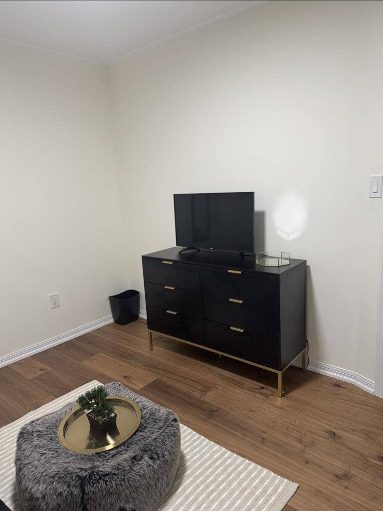 PRIVATE ROOM FOR RENT- FAMILY HOME