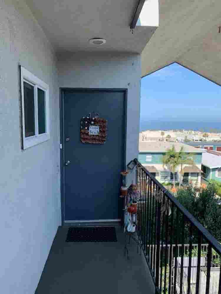 Apartment with panoramic beach view