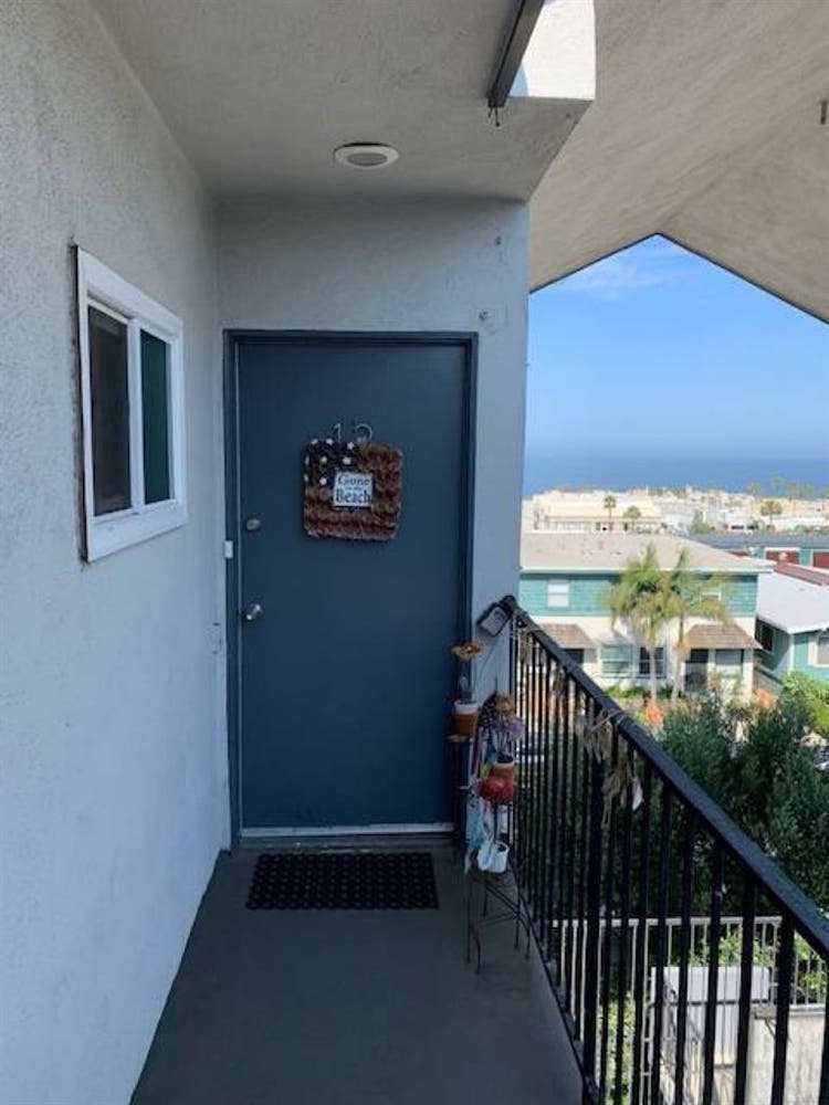 Apartment with panoramic beach view