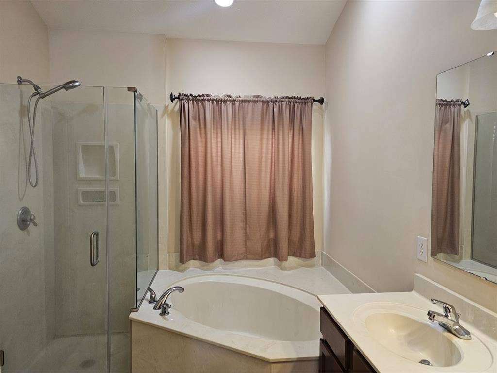 Large Private Ensuite in Southport