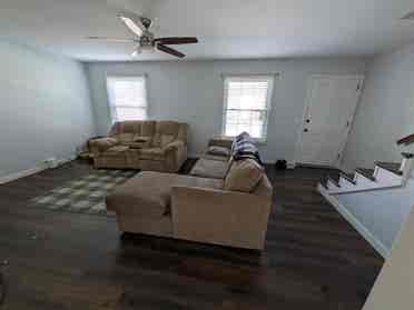 Clean room for rent