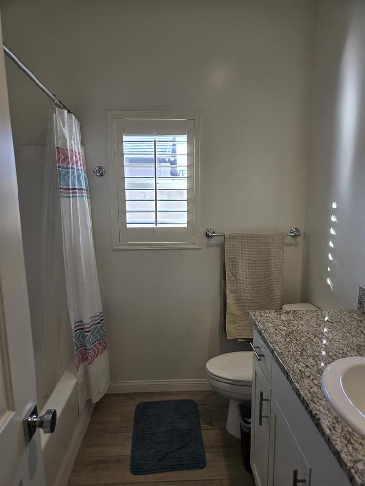 Quite 1 bedroom available in house