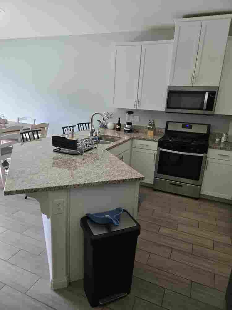 Quite 1 bedroom available in house