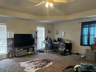 ROOM AVAILABLE ASAP