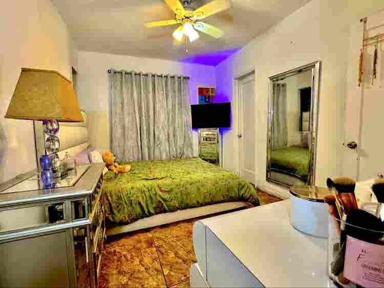 Room in South beach available now